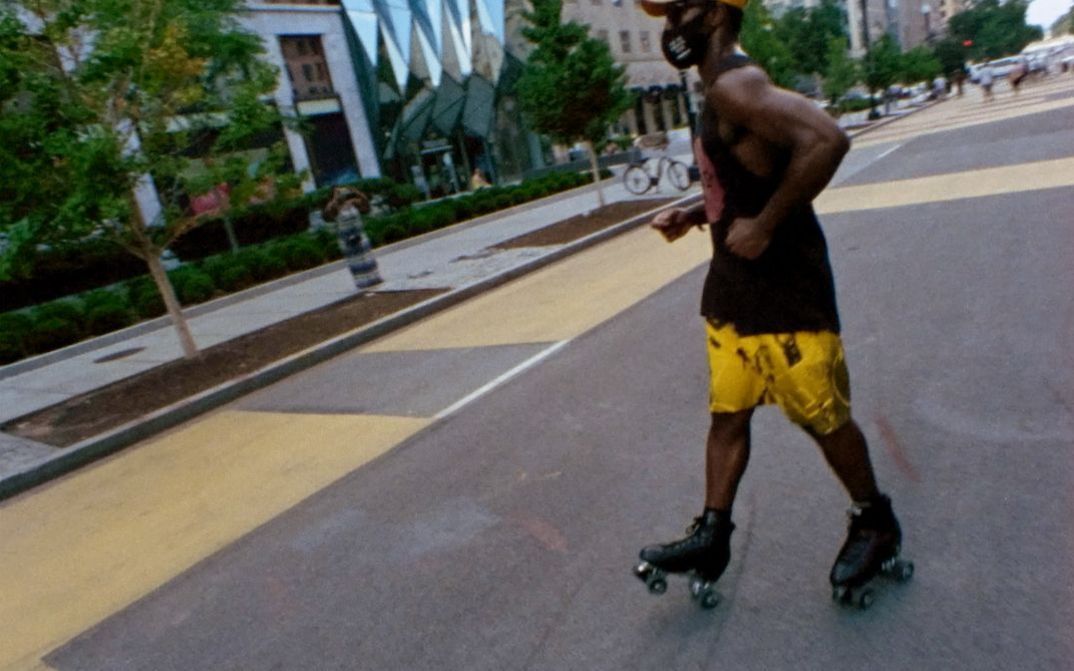 Filmstill aus dem Film „May June July“ von Kevin Jerome Everson.