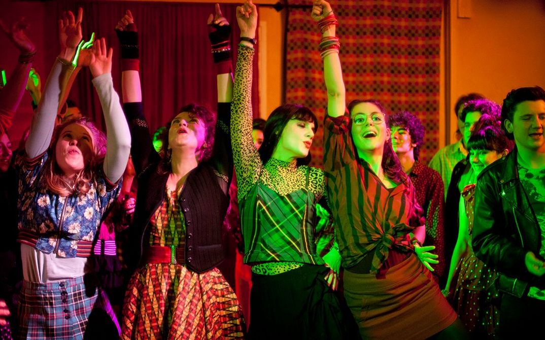 Filmstill from CAMILLE REDOUBLE (Camille Rewinds) by Noémie Lvovsky