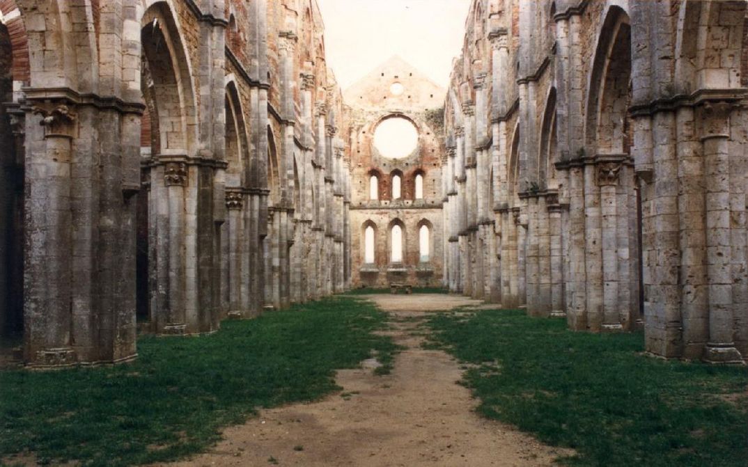 Film still from NOSTALGHIA: View of a ruin of a magnificent building.