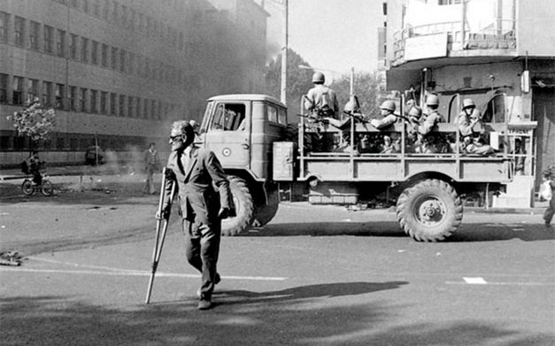 Filmstill aus dem Film „Gom O Gour“ von Mohammadreza Farzad.